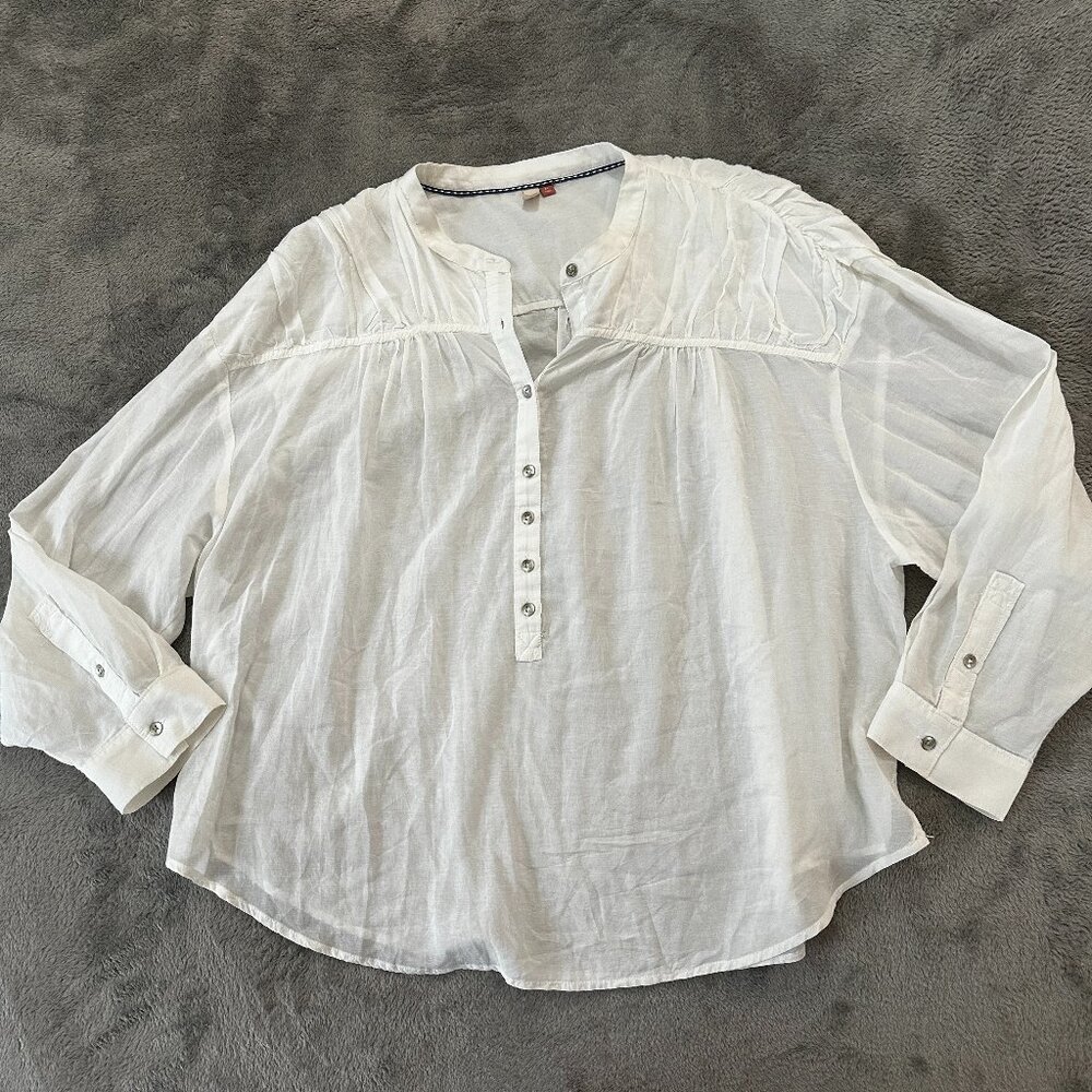 Pilcro White Blouse with Textured Design